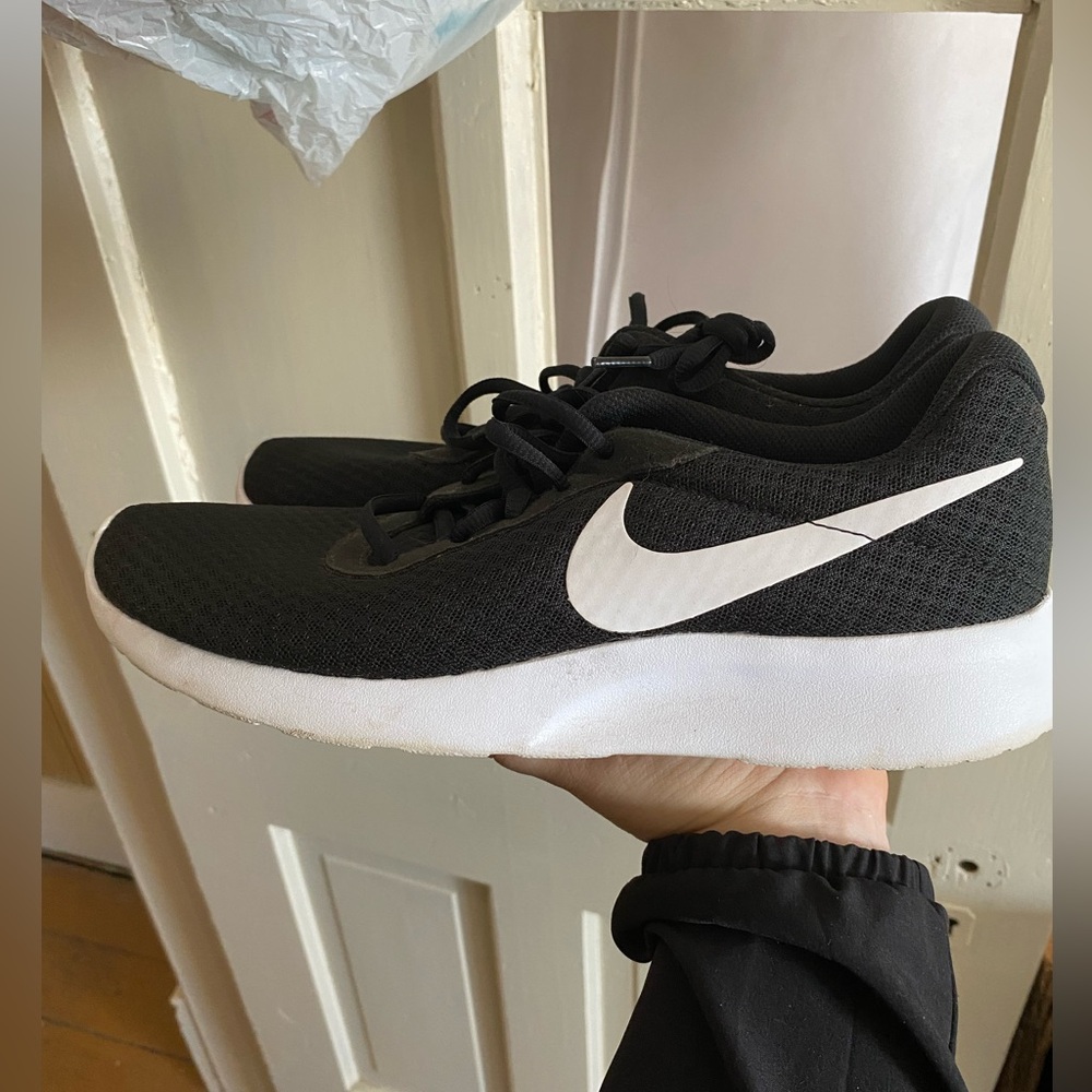 Nike Women's Black and White Sneakers